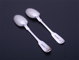 A pair of Victorian fiddle pattern sterling silver teaspoons