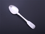 An Irish George III fiddle pattern sterling silver tea spoon