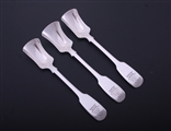 Rare set of three Irish Victorian fiddle pattern sterling silver salt shovels
