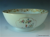 Chinese Porcelain Armorial Porcelain Bowl with MAKGILL MCGILL  MACGILL Family & Clan Arms. Qianlong Emperor 中国纹章瓷板乾隆帝
