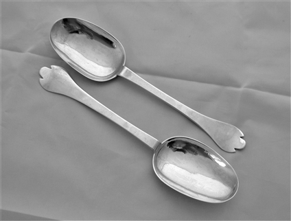 Nice quality pair crested William & Mary trefid spoons London 1691 by TS