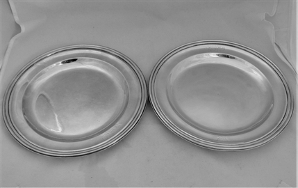 Super pair armorial George I Britannia silver plates London 1725 Paul De Lamerie