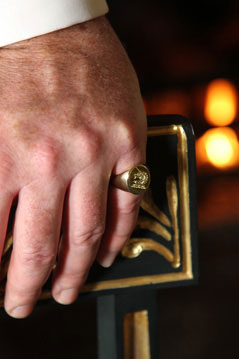 mens gold signet ring