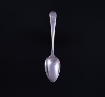 A George III Old English thread pattern sterling silver dessert spoon