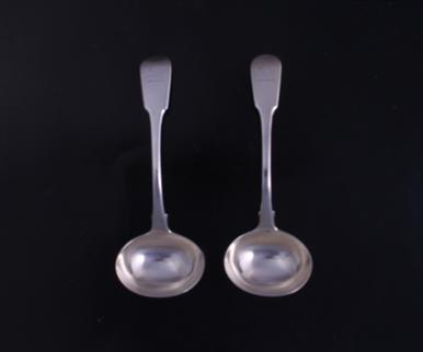 Pair of Regency fiddle pattern sterling silver sauce ladles