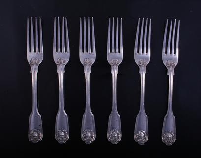 Six Victorian fiddle, thread and shell pattern sterling silver forks