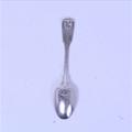 A Victorian sterling silver fiddle, thread and shell teaspoon