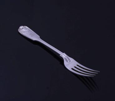A Victorian fiddle, thread and shell pattern sterling silver table fork