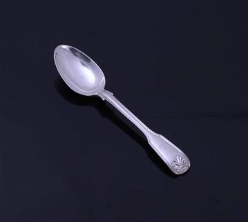 A Victorian sterling silver fiddle, thread and shell pattern teaspoon