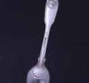 A Victorian sterling silver fiddle, thread and shell pattern teaspoon