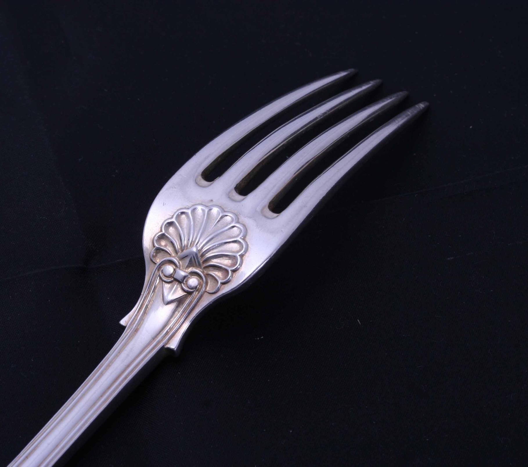 Set of eleven William IV fiddle, thread and shell pattern sterling