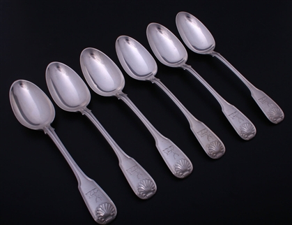 Set of six George IV fiddle, thread and shell pattern sterling silver table spoons