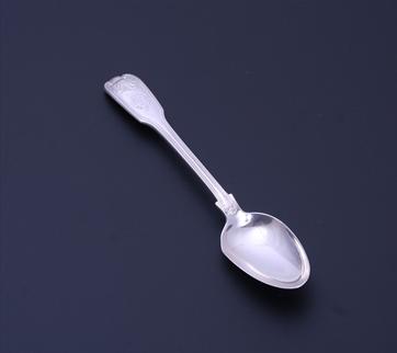A Victorian fiddle, thread and shell pattern sterling silver teaspoon