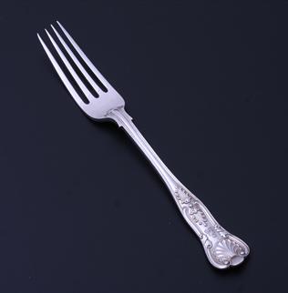 REGIMENTAL: An Edwardian King;s pattern sterling silver dessert fork
