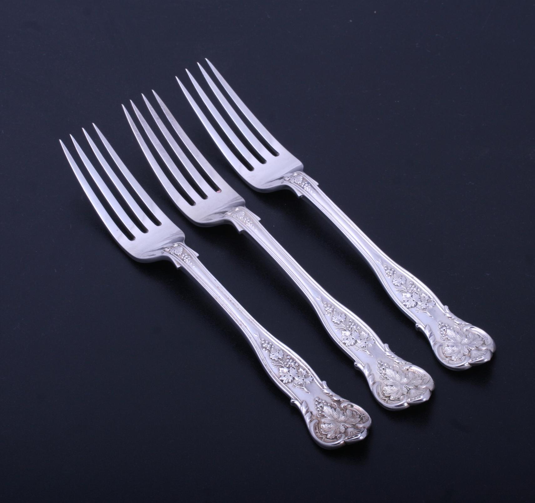 Three Victorian vine pattern sterling silver dessert forks