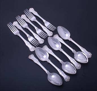 Six George IV Queen's pattern dessert spoons and six dessert forks