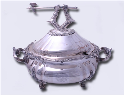Exceptional Old Sheffield Plate tureen and cover with Armorial finial