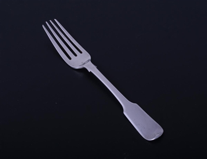 PROVINCIAL: A George III sterling silver fiddle pattern dessert fork