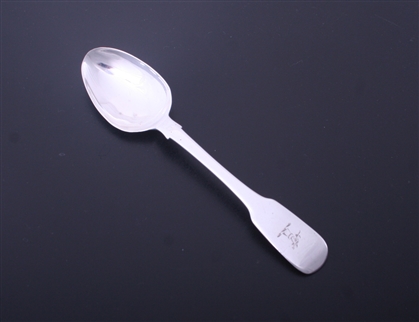 An Irish George III fiddle pattern sterling silver tea spoon