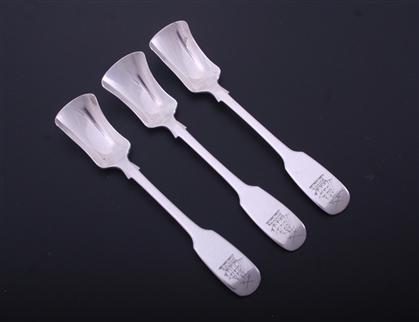 Rare set of three Irish Victorian fiddle pattern sterling silver salt shovels