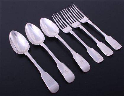 An Irish George IV fiddle pattern sterling silver part dessert service
