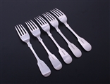 A set of five Victorian Scottish fiddle pattern sterling silver dessert forks