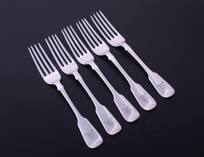 A set of five Victorian Scottish fiddle pattern sterling silver dessert forks