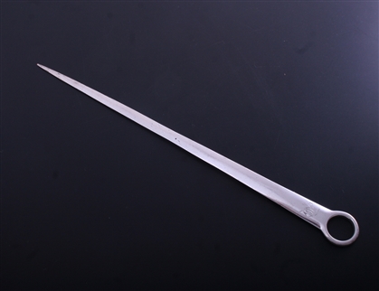 A George III sterling silver meat skewer