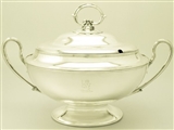 A fine and impressive antique Edwardian English sterling silver soup tureen