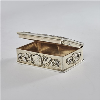 George Iii Silver Gilt Snuff Box With Hunting Scene